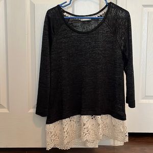 Altar’d state 3/4 sleeve blouse